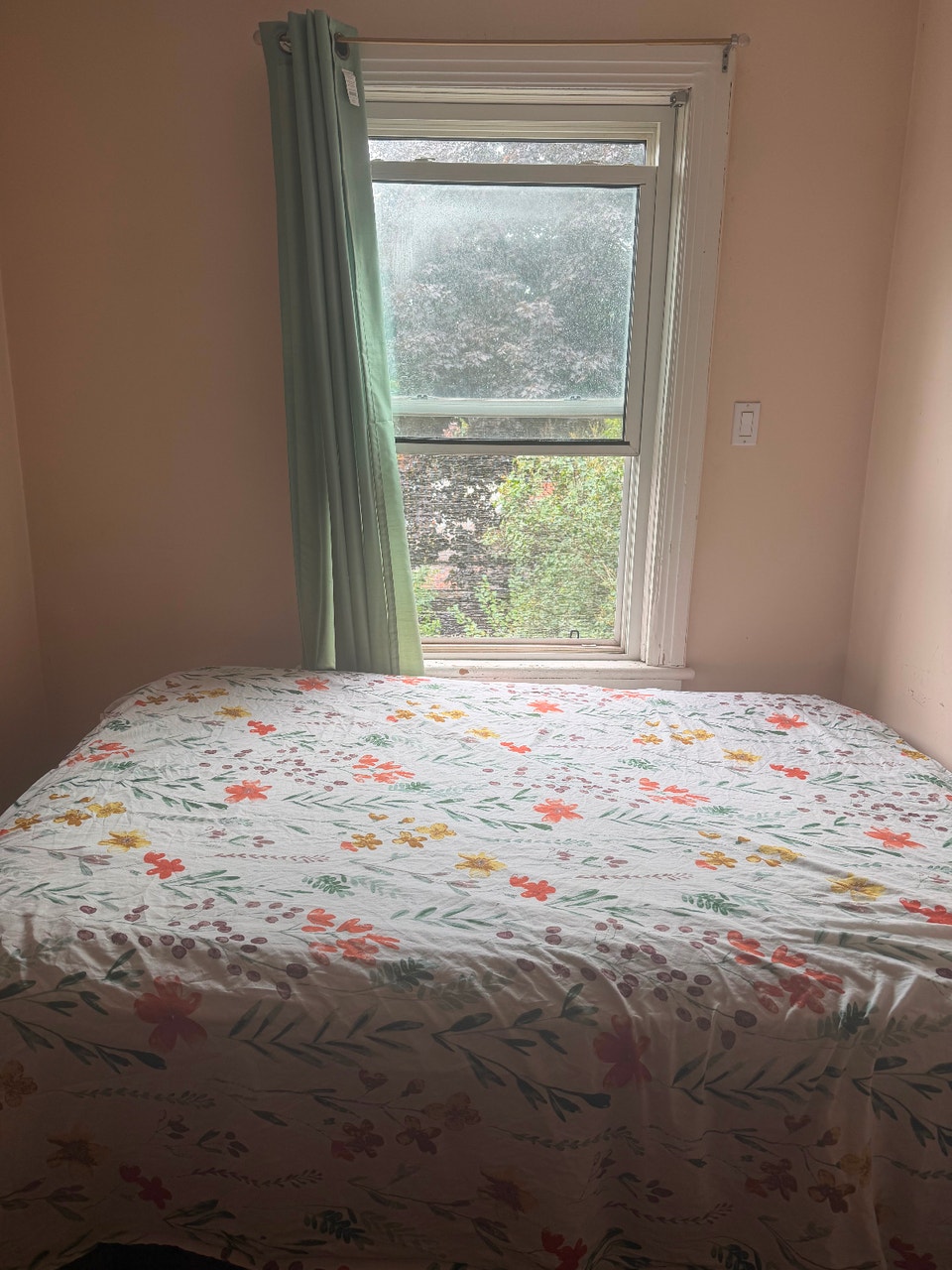 Second floor room for rent 3