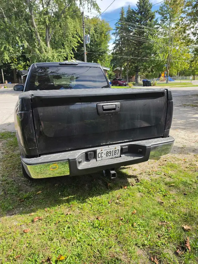 2009 chevy silverado  415.000km well maintained  never smoked
