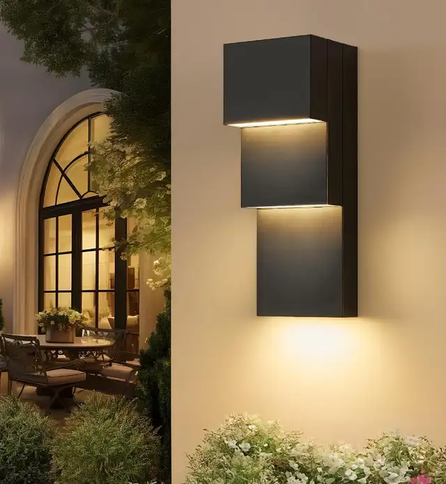 NEUF: Applique murale  à LED 30 W à 3 palliers in Indoor Lighting & Fans in Longueuil / South Shore - Image 2
