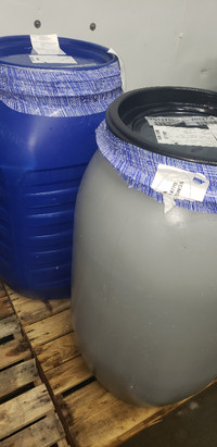 Baril en acier usagé (45 gallons impérial)(205 litres)