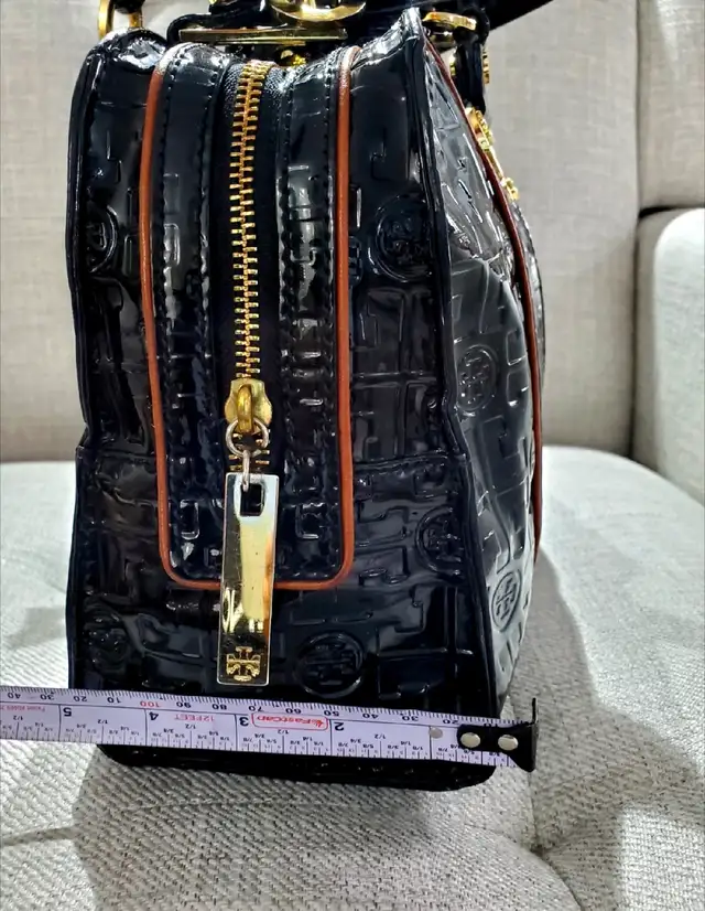 Tory Burch bag in Women's - Bags & Wallets in Granby - Image 6