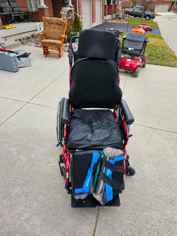 Wheelchair in Health & Special Needs in Woodstock - Image 3