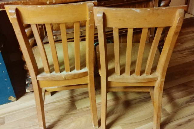 2 chaise antiques pour enfants dans Chaises, Fauteuils inclinables  à Laval/Rive Nord - Image 2