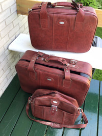 3 valises utilisées une seule fois, très propres