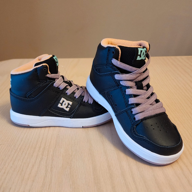 DC Hi-top sneakers girl's size 11 in Kids & Youth in Prince George - Image 3