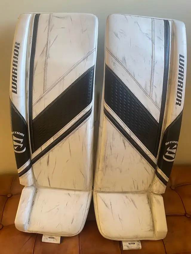 Int Warrior Goalie Pads 32 + 1 in Hockey in Edmonton - Image 2