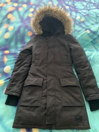 Woman’s TNA Golden Bancroft Down Parka - Size XS