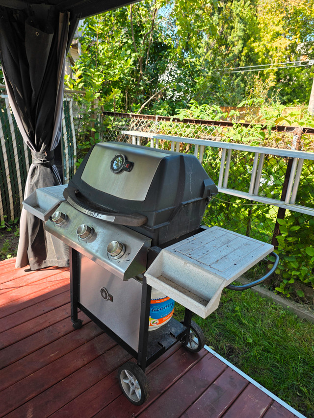 Barbecue à vendre dans BBQ et cuisine en plein air  à Ville de Montréal - Image 2