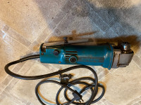 Drill couder makita electrique 50.00 dollars