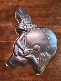 Wilton Bugs Bunny Cake Pan (1983)