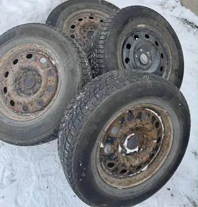 (Pictures 1-5) -I’m selling a set of 245/70r17 Michelin X-ice Snow Winter tires in rims that fits on...