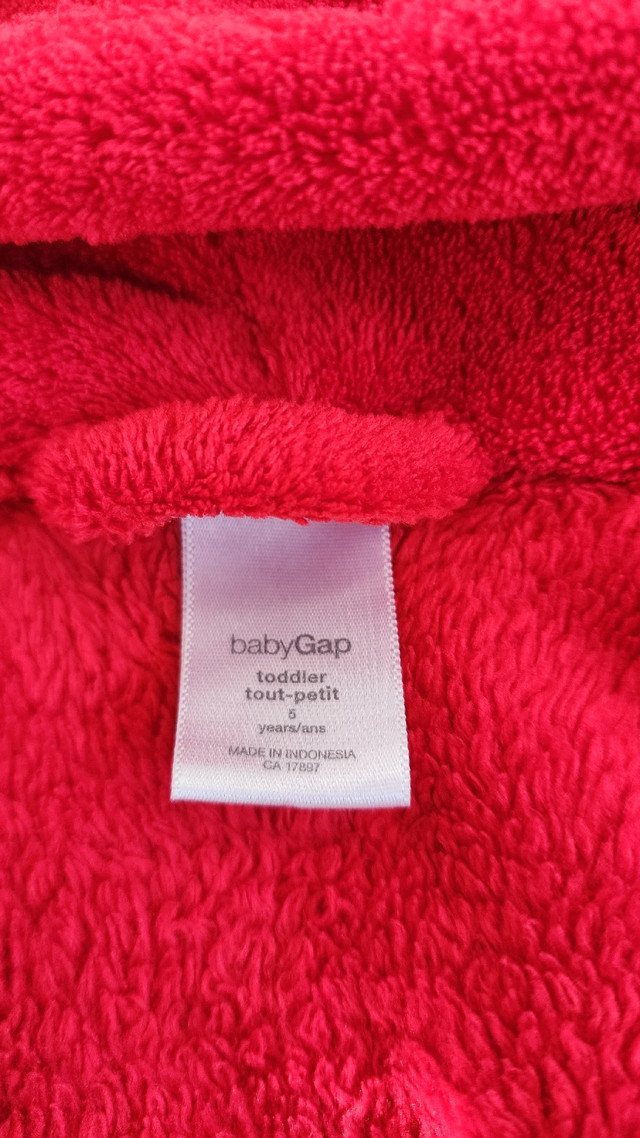 Baby Gap child's robe size 5 in Clothing - 5T in Edmonton - Image 3