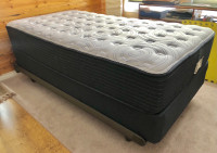 Beautiful Clean Twin Plush Serta Single Bed Mattress Box Spring 