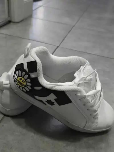 DC shoes, View more