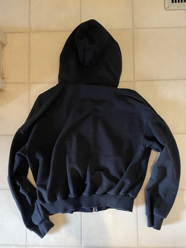 Full zip Garage hoodie• medium • blackSmoke free home Pick up ca in Women's - Tops & Outerwear in North Bay - Image 2