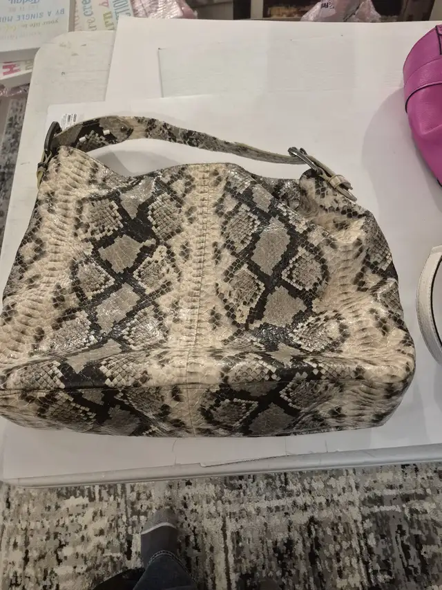 ✨ Steven Madden Snake Skin Shoulder Bag ✨ Only $25