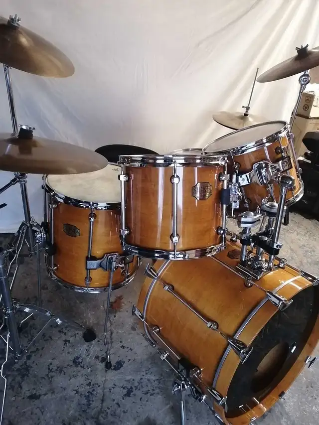 Vintage Premier maple Drums in Drums & Percussion in Hamilton - Image 8