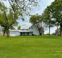 Charming Country Farmhouse For Rent