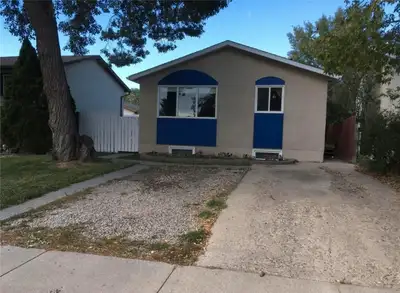 3 bedroom main floor house available Aug 1st or Sept 1st