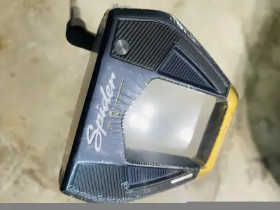 Kalea Spider Putter, View more