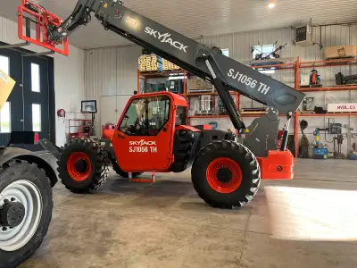 We have various sizes of zoom booms for rent, lift capacity up to 11000lbs and 56' reach for rental,...