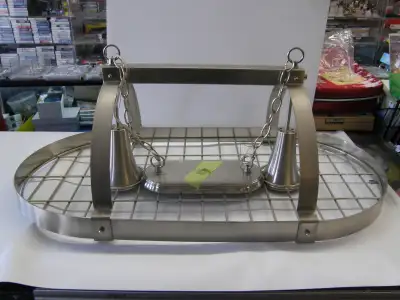 Étagère à casseroles 2 lumières avec lumières vers le bas, 140$, View more