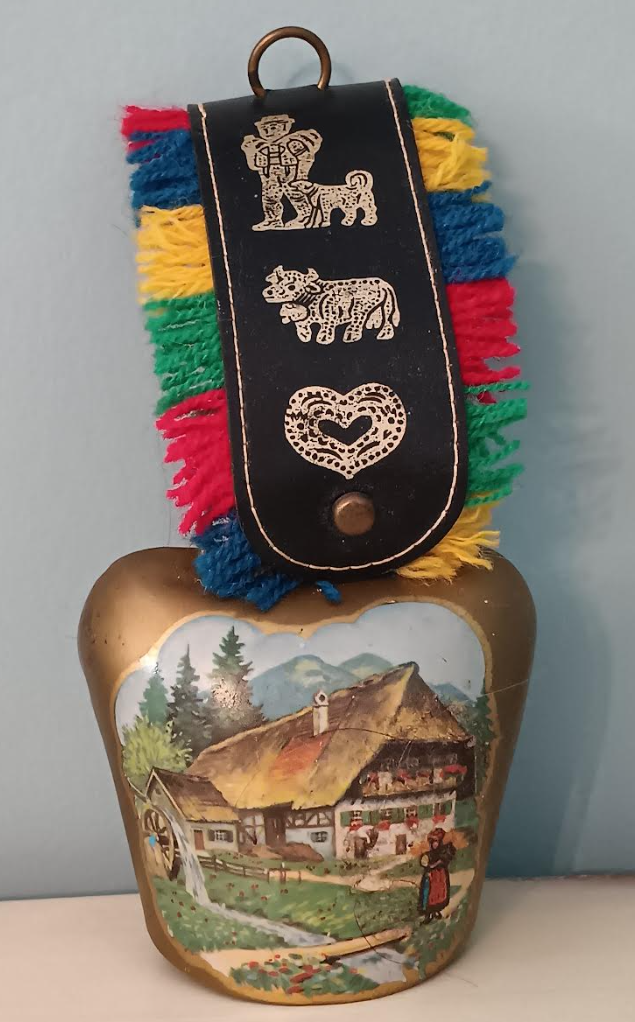 Vintage Swiss Alpine Painted Chalet Cow Bell with Fringed Strap in Arts & Collectibles in Markham / York Region - Image 2