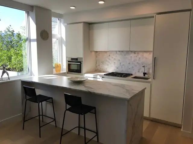 Vancouver West End/ Nov 1/ 7month Sublet/ Parking/Internet/Gym