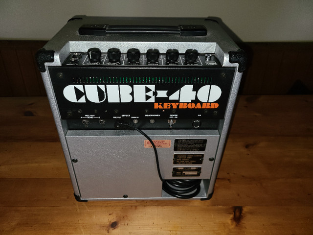 Vintage Roland CK-40 1974-1982 Silver Cube 40 keyboard amp made in Amps & Pedals in Ottawa - Image 3
