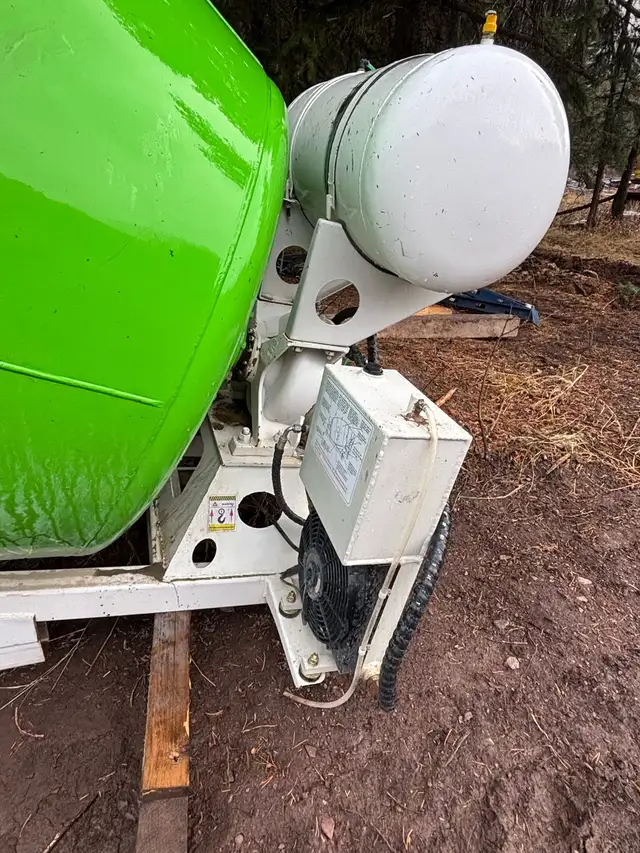 Ready Mixer 2.8m3 Skid Mounted Concrete Mixer in Other Business & Industrial in Lethbridge - Image 8