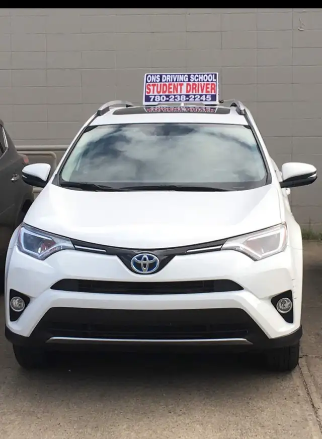 Female driving instructor- driving training534365255217326084