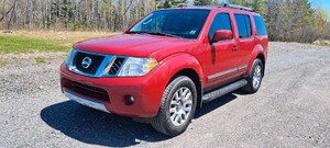 2011 Nissan Pathfinder LE