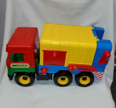 Vintage WADER Spielen & Erleben Germany Large Recycle Sanitation Garbage Truck 15" Toy This is an am...