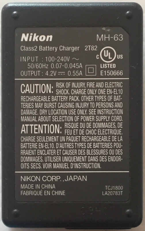 Nikon battery charger in Cameras & Camcorders in Moncton - Image 2