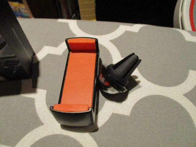 Brand New in a Box- never used Magnetic Car Phone Holder in Cell Phone Accessories in City of Toronto - Image 2