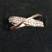 2 ladies Rings size 6, rose gold style& gold style Mom butterfly