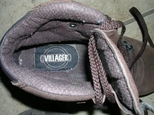 Botte d'hiver in Women's - Shoes in Québec City - Image 9