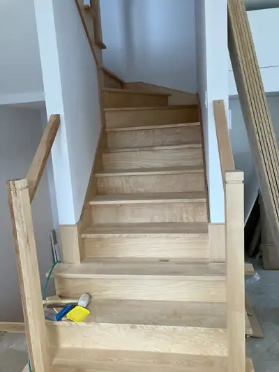 plancher bois franc et composantes Escalier, View more