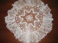 VINTAGE 14" HAND CROCHETED WHITE DOILY