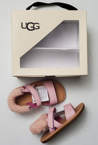New UGG boots infant toddler sandals size 6/7 18-24 months