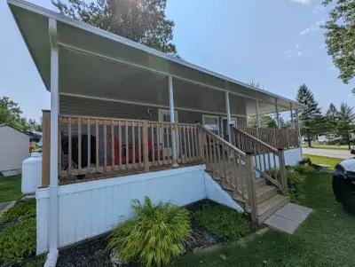 Beautiful 1 BDRM park model for sale at Highland RV Resort in Lowbanks, Ontario. Trailer is 38' long...