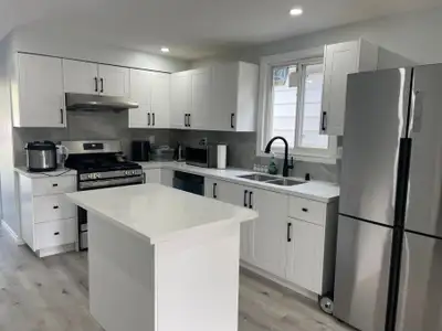 PRIVATE ROOM AVAILABLE FOR RENT
