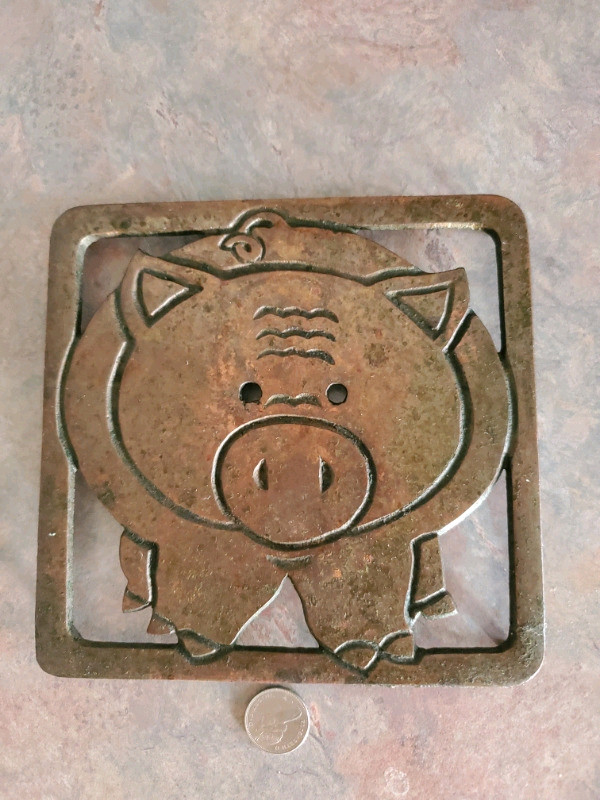 Brass wall plaque,  wall decoration,  pig plaque  in Home Décor & Accents in Red Deer - Image 3