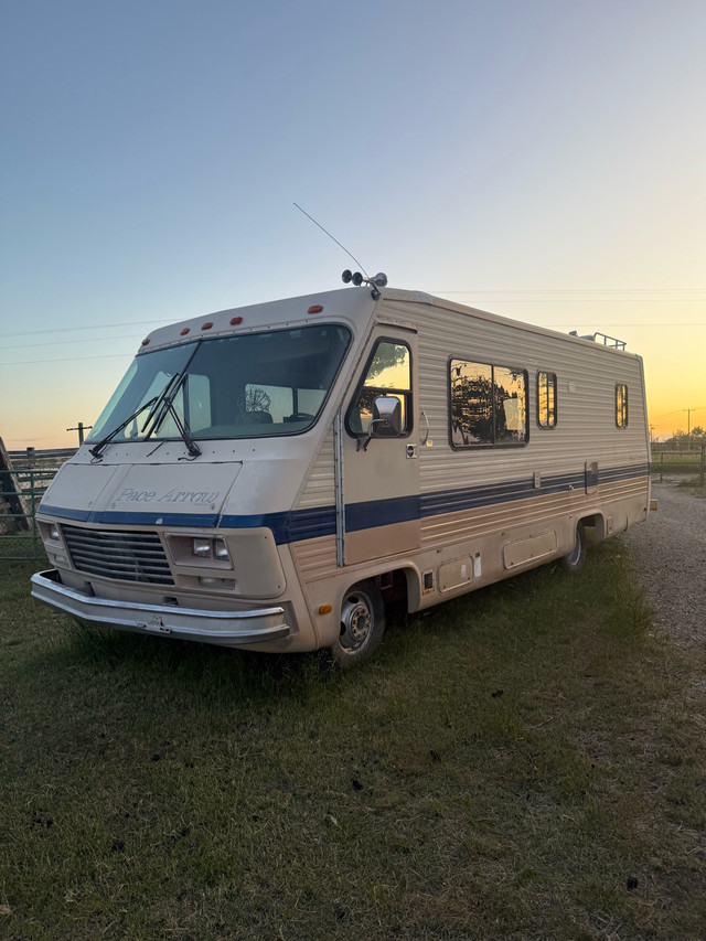PaceArrow Motor Home RUNS AMAZING in RVs & Motorhomes in Calgary