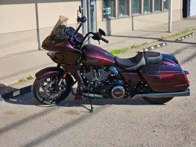 2024 Road Glide CVO, Copperhead Colour, Khrome Werks exhaust, 3 various size windscreens, docking st...