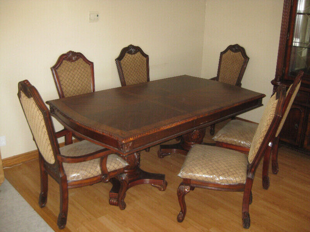 Dining Room Table and Hutch in Dining Tables & Sets in Windsor Region - Image 2