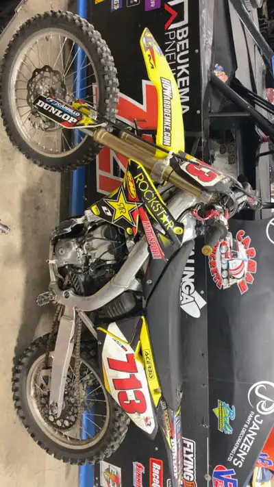 2011 Rmz 250 Fuel injected Tires have 90% tread left Full aluminum fuel tank Graphics have some scra...