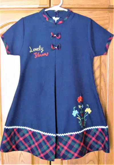 Nouvelles Dress, size 24 in excellent condition! Worn only wants Asking: $20 From a non-smoking and...