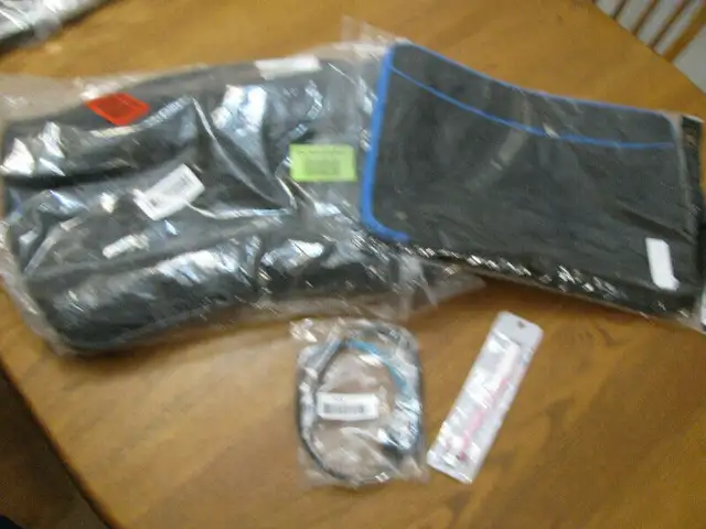 LEO LIGHT / VANGODDY COVER / SATA CABLE in Laptop Accessories in Norfolk County - Image 2