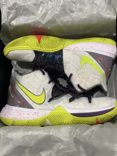 Kyrie 5 “Mamba Mentality” Basketball Shoes (Size 8), View more
